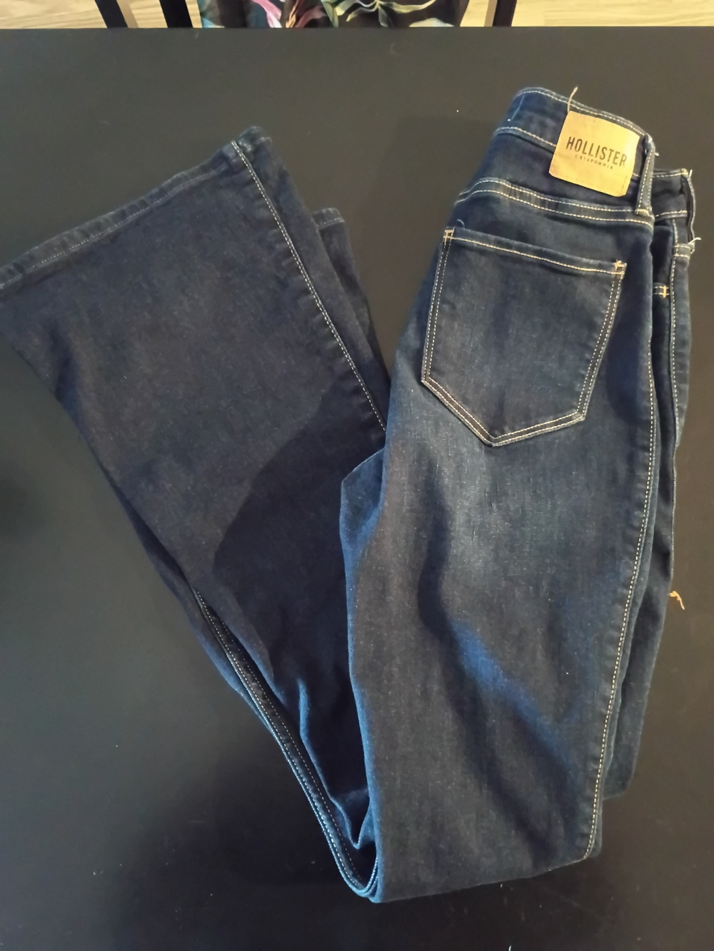 Hollister Curvy High-Rise Vintage Flare Jeans Dark Wash Denim - Size 26